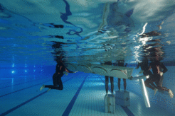 The model antenna has to prove its floating characteristics under water: it should not rotate, emerge to the surface, or sink.